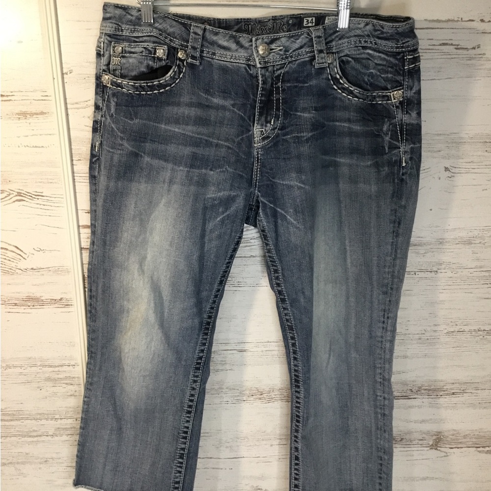 Vintage Miss Me Blue Embellished Easy Capri Cut Jeans size 34 x 20 1/2 - Picture 4 of 11
